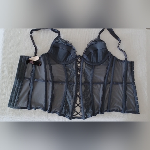 NWT Victoria's Secret Fearless Criscross Front Crystal Gray Corset Busti… - Picture 12 of 16